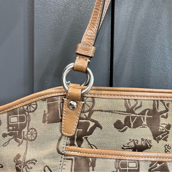 Coach Vintage Horse & Carriage Tan Canvas & Leather Shoulder Bag Silver Hardware - Picture 7 of 14